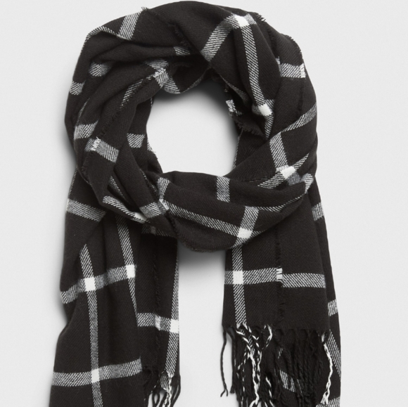 Banana Republic Accessories - Banana Republic Plaid scarf